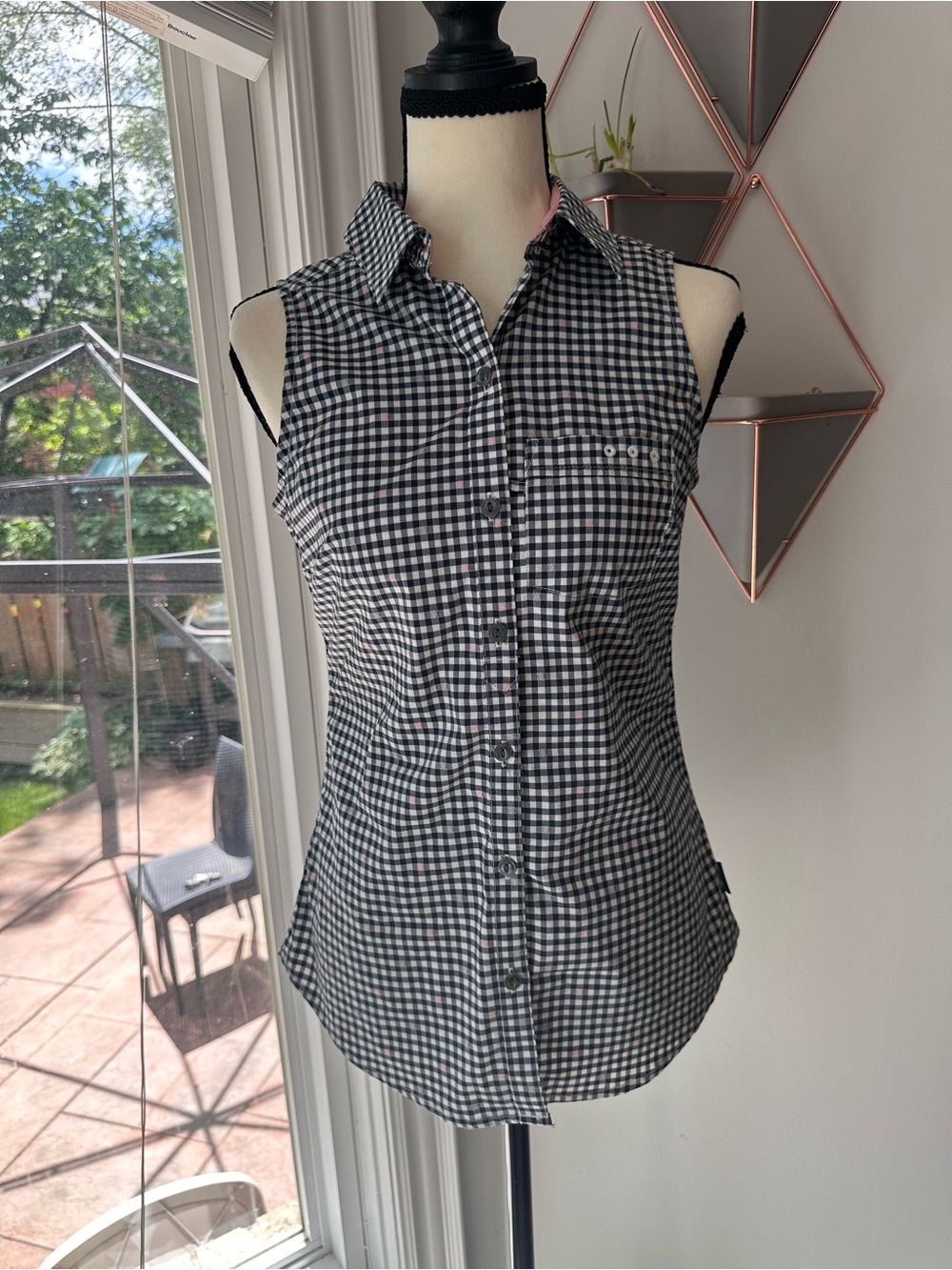 COLUMBIA Black & White Gingham Sleeveless Button-Down Shirt Golf Fishing Size XS